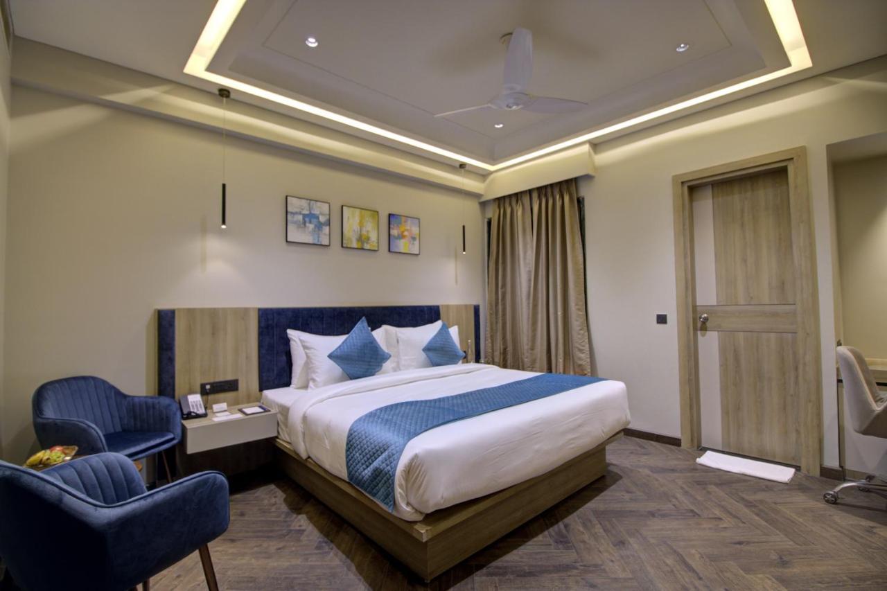 Cygnett Collection K K Hotel Faizabad Экстерьер фото